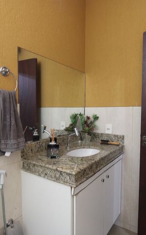Casa à venda com 1316m², 7 quartos e 26 vagasBanheiro da suíte 2