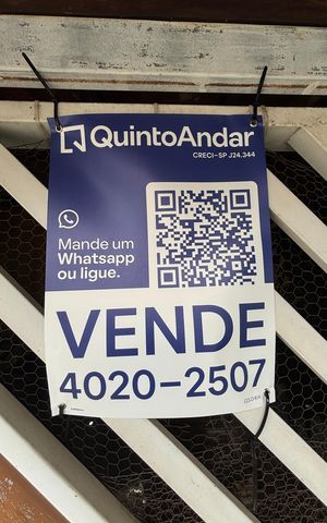 Casa à venda com 152m², 3 quartos e 2 vagas Casa à venda com 152m², 3 quartos e 2 vagasFachada