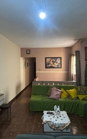 Casa à venda com 152m², 3 quartos e 2 vagas Casa à venda com 152m², 3 quartos e 2 vagasSala