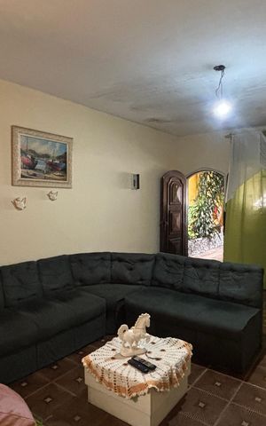 Casa à venda com 152m², 3 quartos e 2 vagas Casa à venda com 152m², 3 quartos e 2 vagasSala