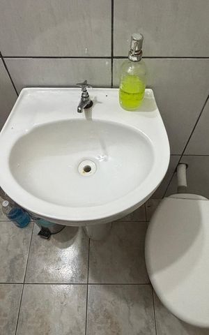 Casa à venda com 152m², 3 quartos e 2 vagas Casa à venda com 152m², 3 quartos e 2 vagasBanheiro