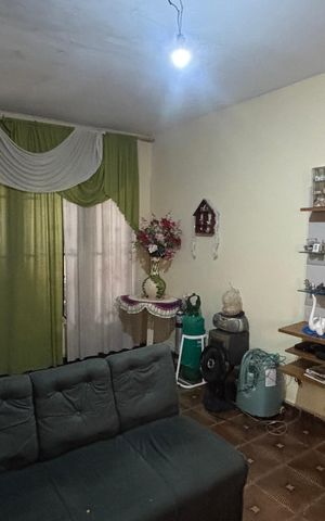 Casa à venda com 152m², 3 quartos e 2 vagas Casa à venda com 152m², 3 quartos e 2 vagasSala