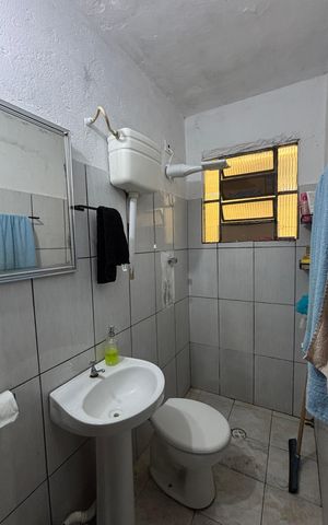 Casa à venda com 152m², 3 quartos e 2 vagas Casa à venda com 152m², 3 quartos e 2 vagasBanheiro