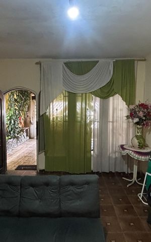 Casa à venda com 152m², 3 quartos e 2 vagas Casa à venda com 152m², 3 quartos e 2 vagasSala