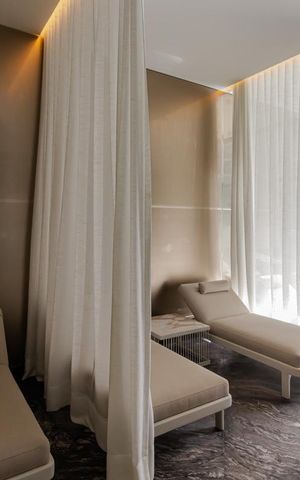 Apartamento à venda com 221m², 3 quartos e 4 vagas Apartamento à venda com 221m², 3 quartos e 4 vagasÁrea comum
