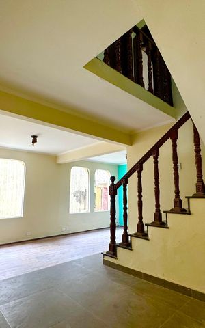 Casa à venda com 148m², 7 quartos e 2 vagasSala