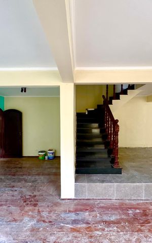 Casa à venda com 148m², 7 quartos e 2 vagasSala