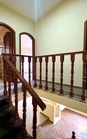 Casa à venda com 148m², 7 quartos e 2 vagasEscada interna