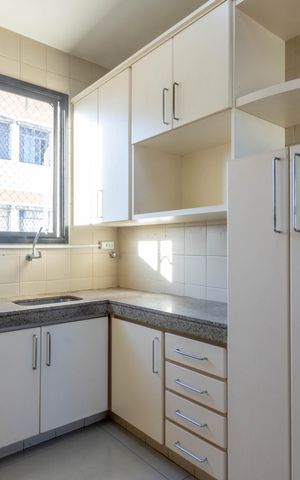 Apartamento à venda com 177m², 3 quartos e 2 vagas Apartamento à venda com 177m², 3 quartos e 2 vagasCozinha