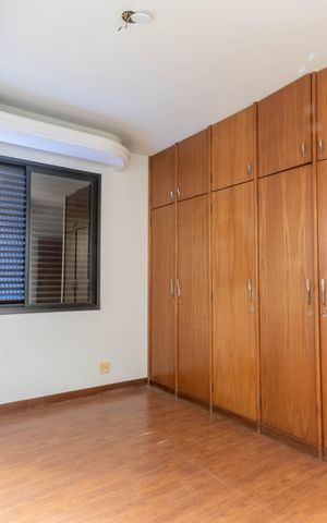 Apartamento à venda com 177m², 3 quartos e 2 vagas Apartamento à venda com 177m², 3 quartos e 2 vagasSuíte