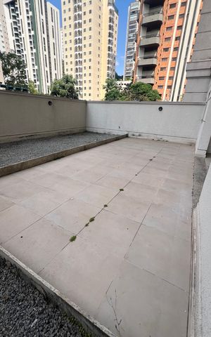 Apartamento à venda com 142m², 2 quartos e 2 vagas Apartamento à venda com 142m², 2 quartos e 2 vagasVaranda