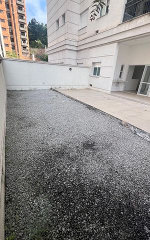Apartamento à venda com 142m², 2 quartos e 2 vagas Apartamento à venda com 142m², 2 quartos e 2 vagasVaranda