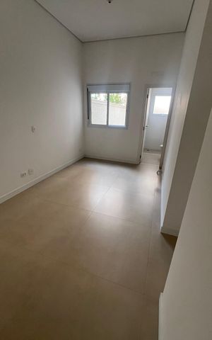 Apartamento à venda com 142m², 2 quartos e 2 vagas Apartamento à venda com 142m², 2 quartos e 2 vagasSuíte