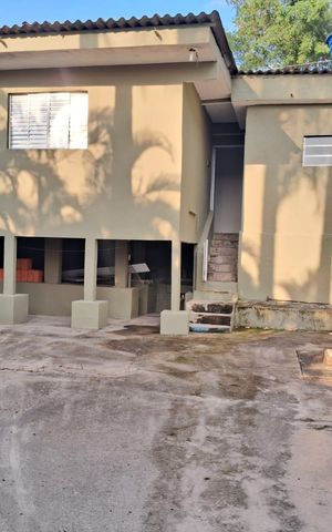 Casa para alugar com 325m², 3 quartos e 5 vagas
