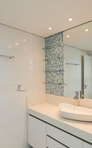 Apartamento à venda com 231m², 5 quartos e 4 vagas Apartamento à venda com 231m², 5 quartos e 4 vagasBanheiro da Suíte 1