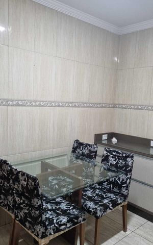Casa para alugar com 220m², 4 quartos e 2 vagas