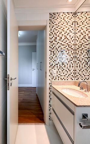 Apartamento à venda com 147m², 3 quartos e 2 vagas Apartamento à venda com 147m², 3 quartos e 2 vagasBanheiro da Suíte 2