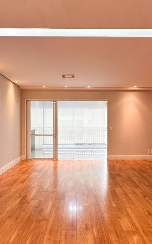 Apartamento à venda com 147m², 3 quartos e 2 vagas Apartamento à venda com 147m², 3 quartos e 2 vagasSala