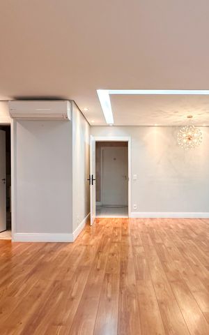 Apartamento à venda com 147m², 3 quartos e 2 vagas Apartamento à venda com 147m², 3 quartos e 2 vagasSala