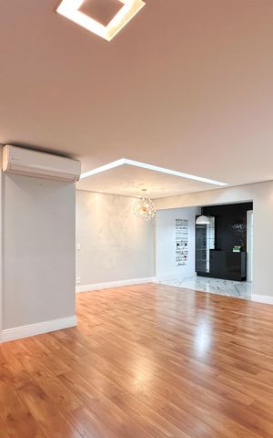 Apartamento à venda com 147m², 3 quartos e 2 vagas Apartamento à venda com 147m², 3 quartos e 2 vagasSala