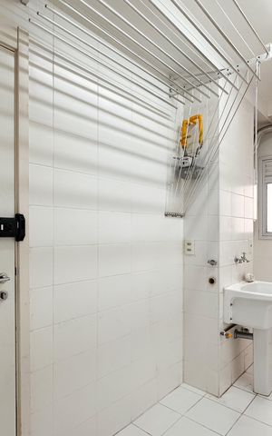 Apartamento à venda com 147m², 3 quartos e 2 vagas Apartamento à venda com 147m², 3 quartos e 2 vagasÁrea de Serviço