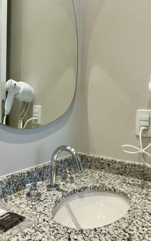 Apartamento para alugar com 37m², 1 quarto e sem vaga Apartamento para alugar com 37m², 1 quarto e sem vagaBanheiro da Suíte