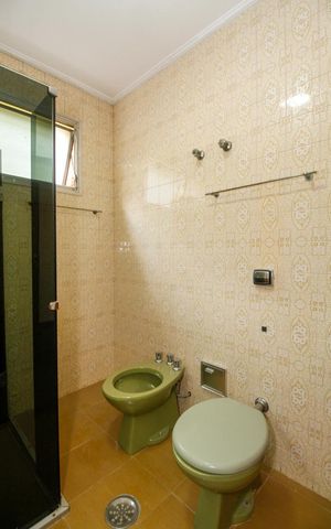 Casa para alugar com 600m², 4 quartos e 6 vagas Casa para alugar com 600m², 4 quartos e 6 vagasBanheiro da Suíte 4