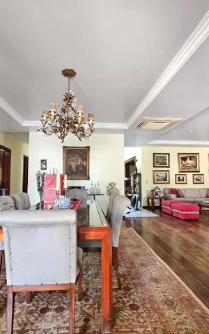 Casa à venda com 561m², 4 quartos e 2 vagas