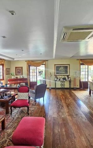 Casa à venda com 561m², 4 quartos e 2 vagas