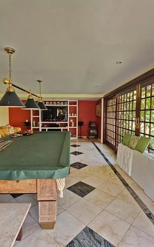 Casa à venda com 561m², 4 quartos e 2 vagas