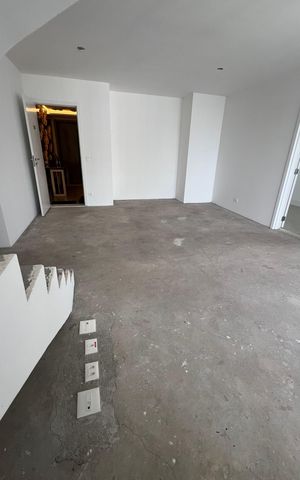 Apartamento à venda com 247m², 4 quartos e 4 vagas Apartamento à venda com 247m², 4 quartos e 4 vagasSala