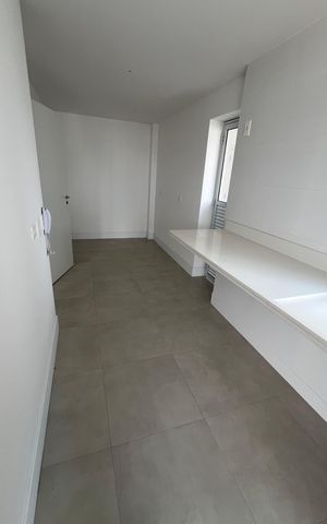 Apartamento à venda com 247m², 4 quartos e 4 vagas