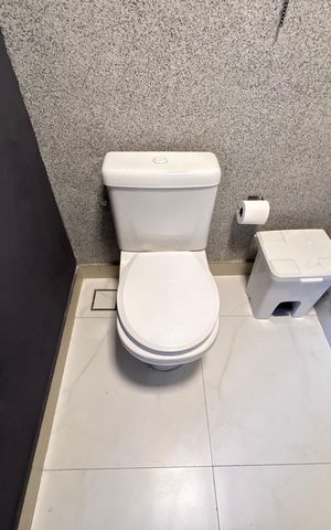 Casa de condomínio à venda com 300m², 4 quartos e 2 vagas Casa de condomínio à venda com 300m², 4 quartos e 2 vagasLavabo