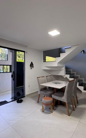 Casa de condomínio à venda com 300m², 4 quartos e 2 vagas Casa de condomínio à venda com 300m², 4 quartos e 2 vagasSala