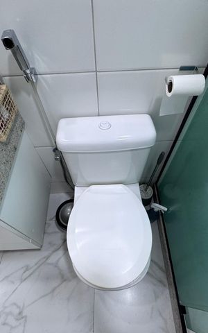 Casa de condomínio à venda com 300m², 4 quartos e 2 vagas Casa de condomínio à venda com 300m², 4 quartos e 2 vagasSuíte 1 - Banheiro
