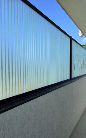 Casa de condomínio à venda com 300m², 4 quartos e 2 vagas Casa de condomínio à venda com 300m², 4 quartos e 2 vagasSuíte 2 - Varanda