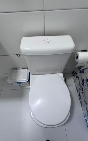 Casa de condomínio à venda com 300m², 4 quartos e 2 vagas Casa de condomínio à venda com 300m², 4 quartos e 2 vagasLavabo