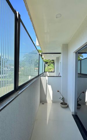 Casa de condomínio à venda com 300m², 4 quartos e 2 vagas Casa de condomínio à venda com 300m², 4 quartos e 2 vagasSuíte 1 - Varanda