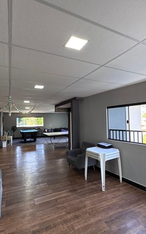 Casa de condomínio à venda com 300m², 4 quartos e 2 vagas Casa de condomínio à venda com 300m², 4 quartos e 2 vagasSalão