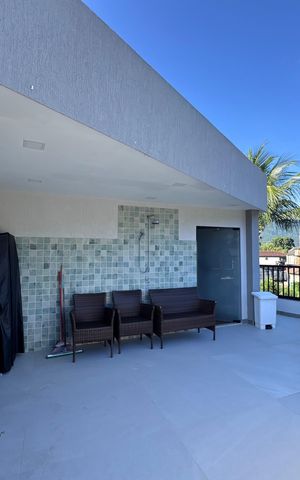 Casa de condomínio à venda com 300m², 4 quartos e 2 vagas Casa de condomínio à venda com 300m², 4 quartos e 2 vagasÁrea externa
