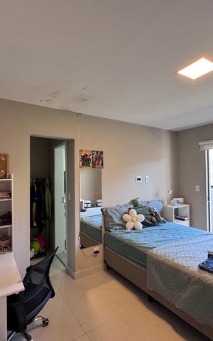 Casa de condomínio à venda com 300m², 4 quartos e 2 vagas Casa de condomínio à venda com 300m², 4 quartos e 2 vagasSuíte 1