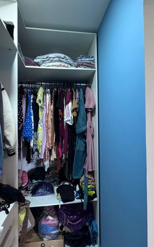 Casa de condomínio à venda com 300m², 4 quartos e 2 vagas Casa de condomínio à venda com 300m², 4 quartos e 2 vagasSuíte 2 - Closet