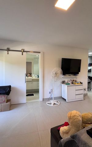 Casa de condomínio à venda com 300m², 4 quartos e 2 vagas Casa de condomínio à venda com 300m², 4 quartos e 2 vagasSuíte 3