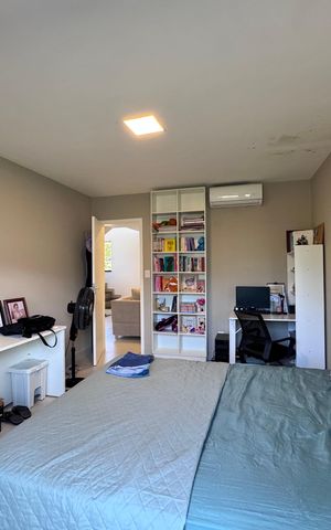 Casa de condomínio à venda com 300m², 4 quartos e 2 vagas Casa de condomínio à venda com 300m², 4 quartos e 2 vagasSuíte 1