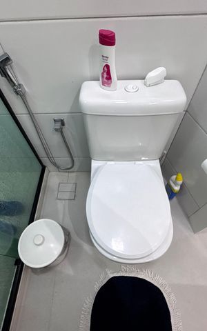 Casa de condomínio à venda com 300m², 4 quartos e 2 vagas Casa de condomínio à venda com 300m², 4 quartos e 2 vagasSuíte 3 - Banheiro
