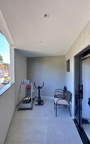 Casa de condomínio à venda com 300m², 4 quartos e 2 vagas Casa de condomínio à venda com 300m², 4 quartos e 2 vagasSuíte 3 - Varanda