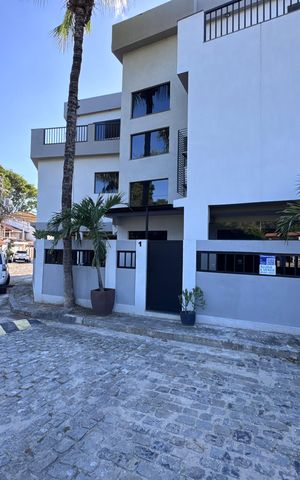 Casa de condomínio à venda com 300m², 4 quartos e 2 vagas Casa de condomínio à venda com 300m², 4 quartos e 2 vagasFachada
