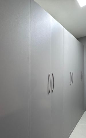 Casa de condomínio à venda com 300m², 4 quartos e 2 vagas Casa de condomínio à venda com 300m², 4 quartos e 2 vagasSuíte 3 - Closet