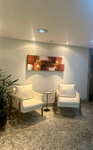 Apartamento à venda com 242m², 5 quartos e 4 vagas Apartamento à venda com 242m², 5 quartos e 4 vagasHall social