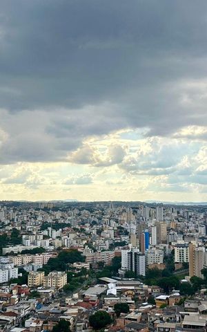Apartamento à venda com 242m², 5 quartos e 4 vagas Apartamento à venda com 242m², 5 quartos e 4 vagasVista